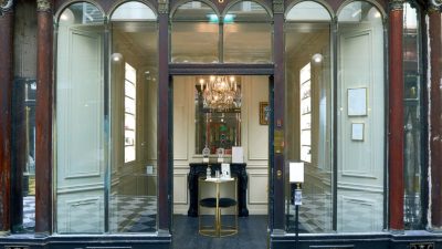 Bastien Gonzalez le pédicure star des palaces dans le monde ouvre sa 1er boutique parisienne (75)